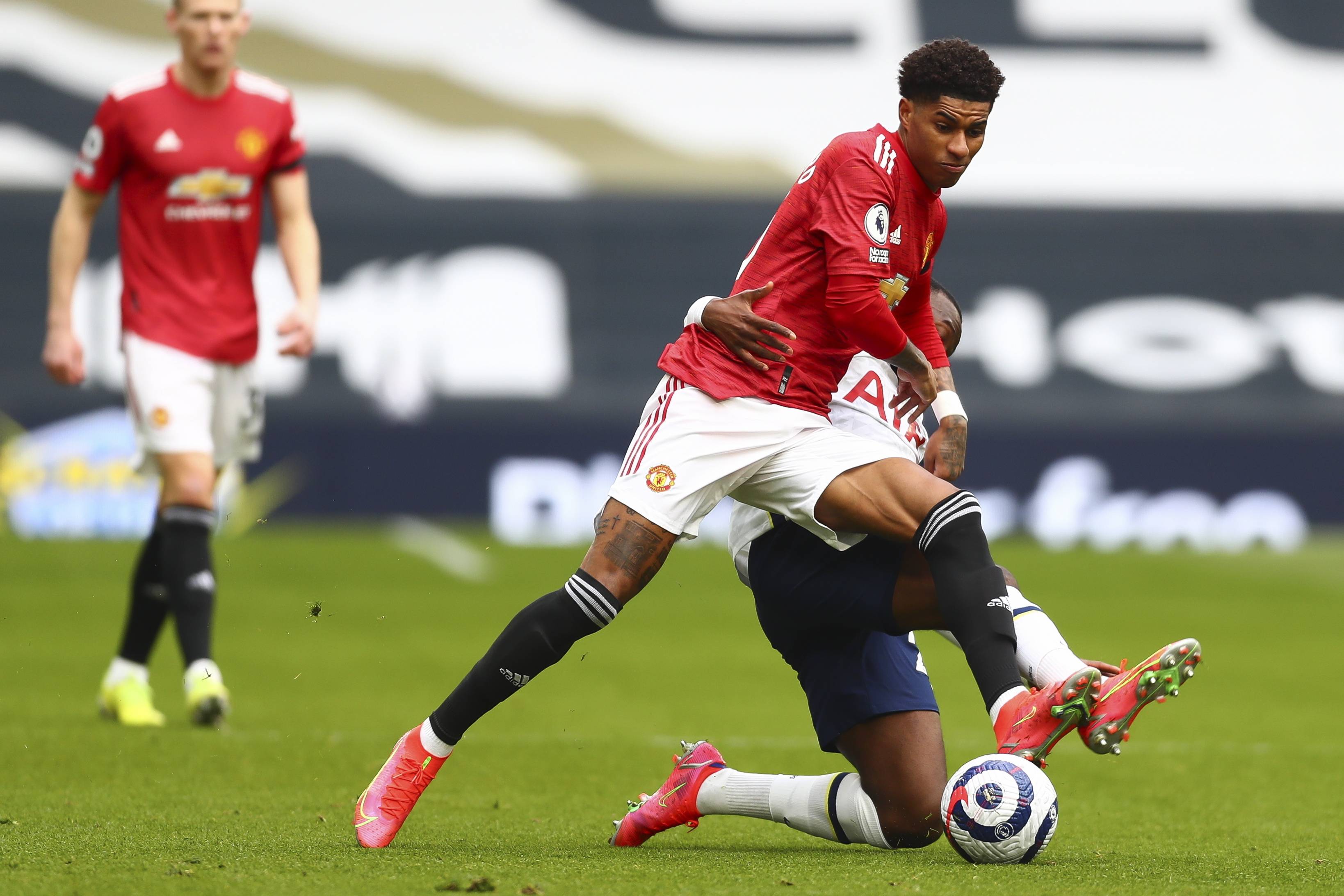 来补强后防 来补强后防